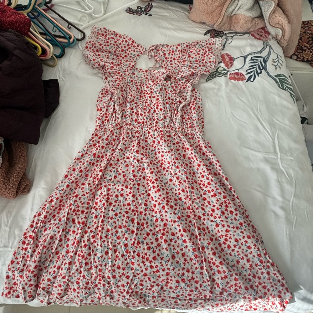 this is barely used and has pockets!!